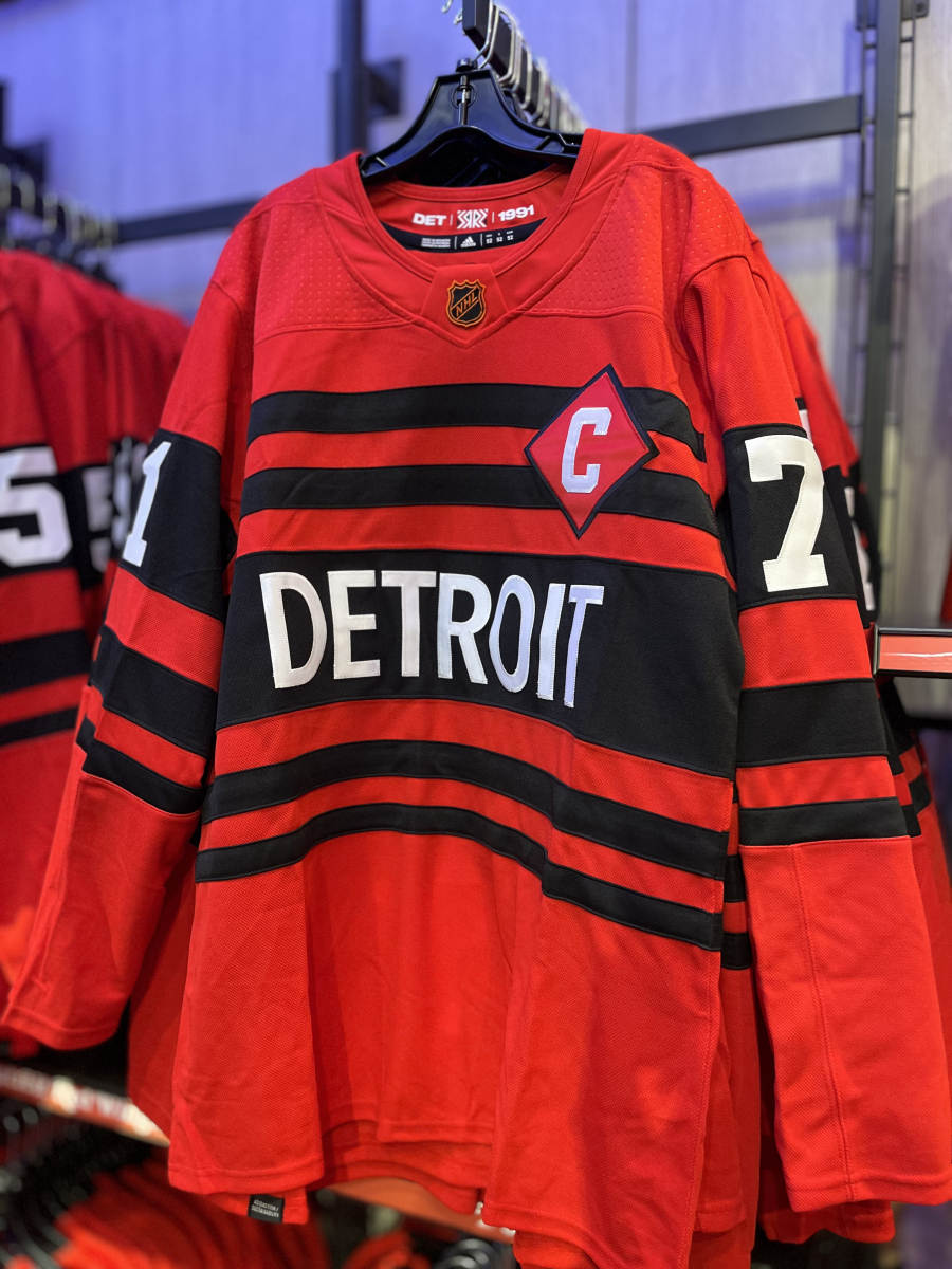 Detroit Red Wings release photos of the 2022 Reverse Retro jersey